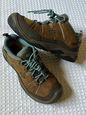 KEEN Low Cut Circadia Hiking Shoes Women’s 8